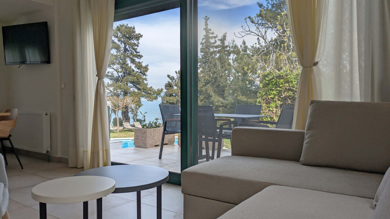 Living room & view